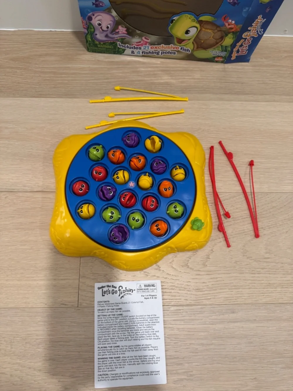 TOY - Pressman Let's Go Fishin' - Under The Sea Game for Kids and Families